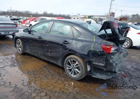 2022 Kia Forte Lxs z USA, uszkodzony, nr VIN 3KPF24AD6NE425962